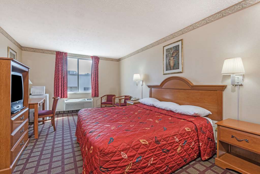 Days Inn By Wyndham Hartford/Closest Downtown Room photo